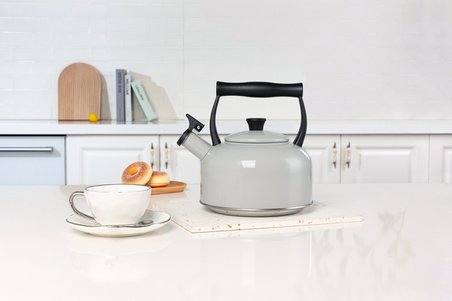 Factory Wholesale 3L Whistling Tea Kettle Tea Pot Customized Color Stainless Steel Hot Water Teapot for ALL Stovetop