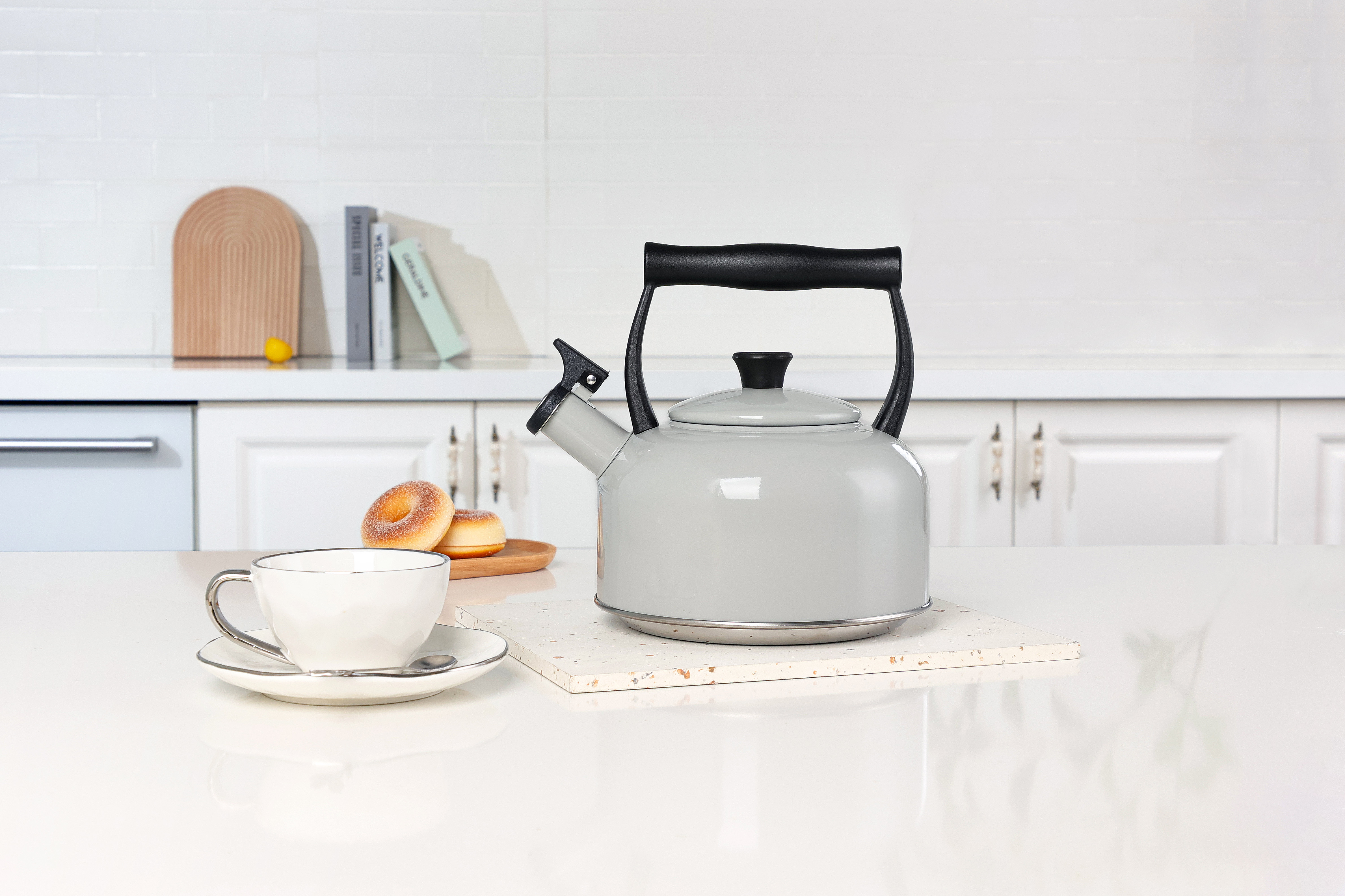 Factory Wholesale 3L Whistling Tea Kettle Tea Pot Customized Color Stainless Steel Hot Water Teapot for ALL Stovetop