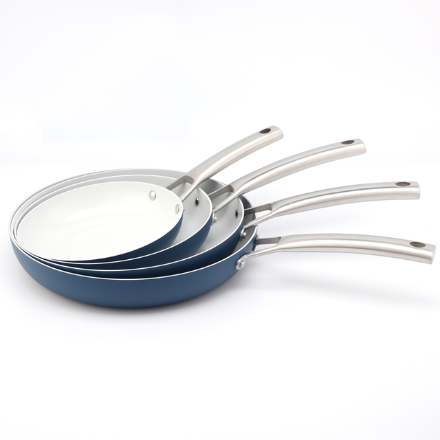 Factory Wholesale 20/24/26/28/30 cm Frying Pan for Cooking Non Stick Coating Die Casting Aluminum Skillet With Cast Steel Handle