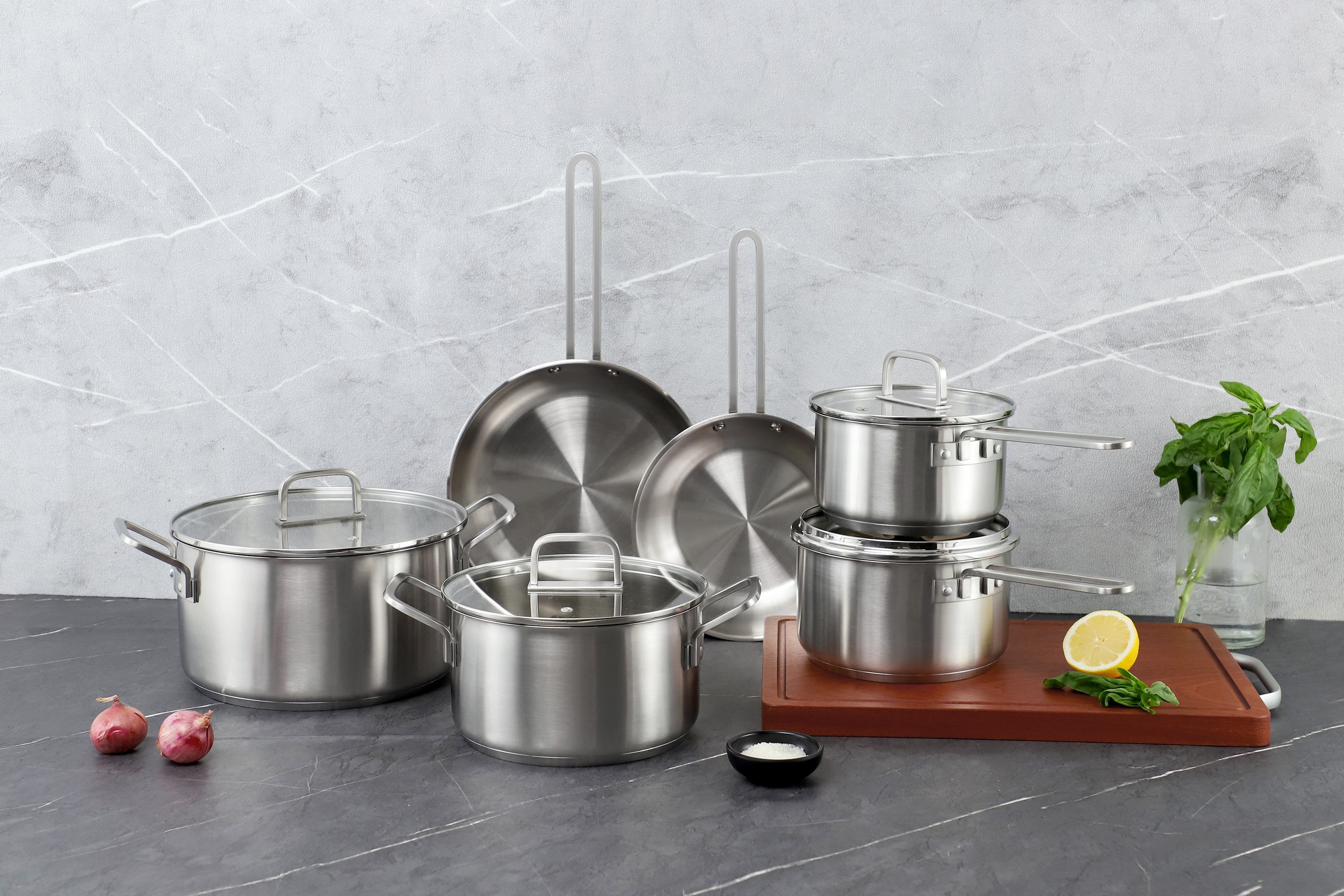 Factory New Arrival Stainless Steel Golden Handle Cookware Set Cooking Pots Impact Bonded Bottom Cookware Set Frypan Saucepan